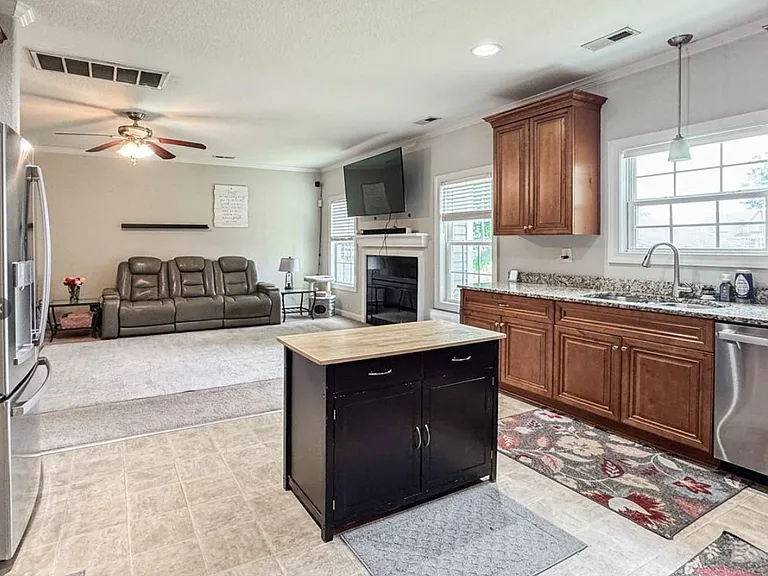 1620 Great Bridge Blvd — Photo 11
