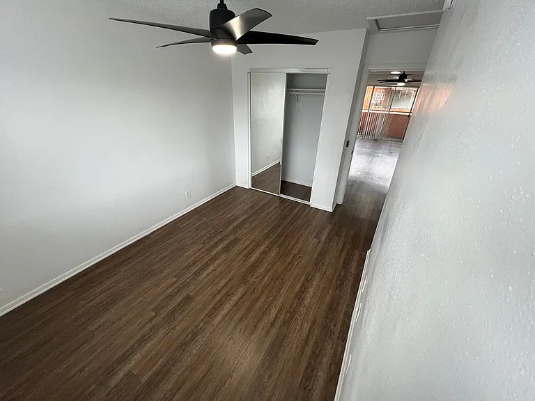 VRA27 LLC- "Villa Regency Apartments" — Photo 28