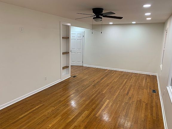 5th image of 1468 N Magnolia St