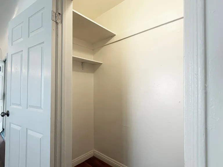 2021 Pine Ave — Photo 12