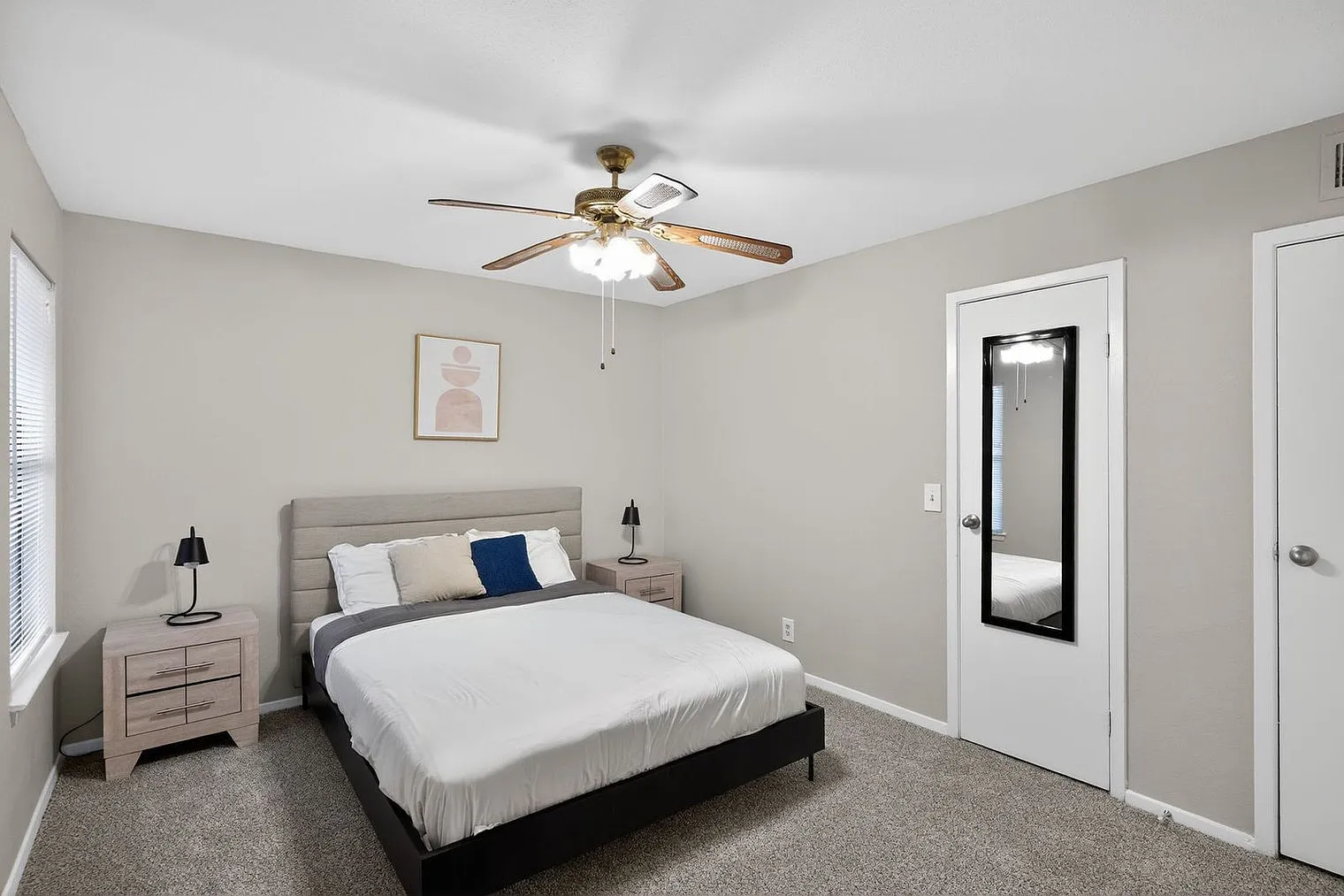 2 bed, 2.0 bath, 10301 sqft, $2,550 — Photo 4