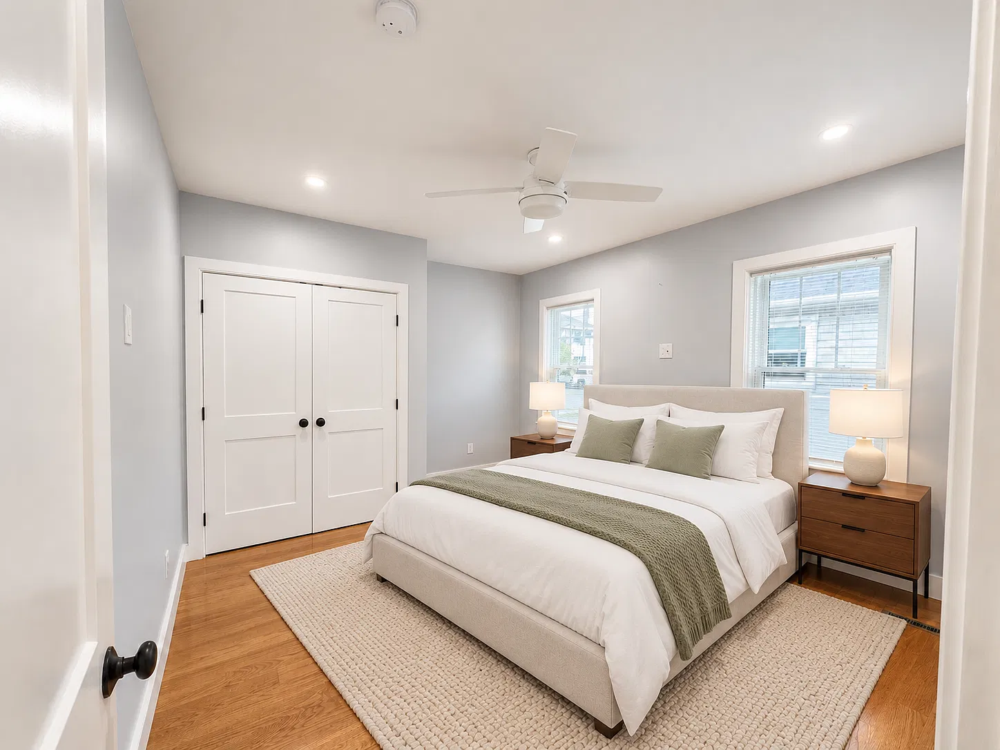 2 bed, 942 sqft, $3,595 — Photo 3