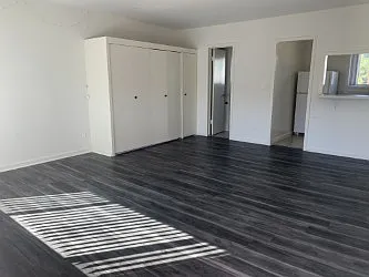 6245 Kester Ave — Photo 8