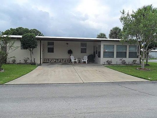 1st image of 9 Clubhouse Dr