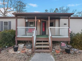 312 Queens Rd, Hubert, NC 28539