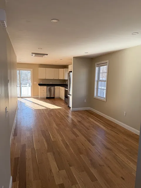 3 bed, 2.5 bath, 1400 sqft, $4,250 — Photo 4