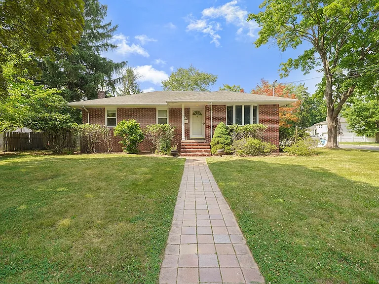 38 Carlson Ct #1 — Photo 7