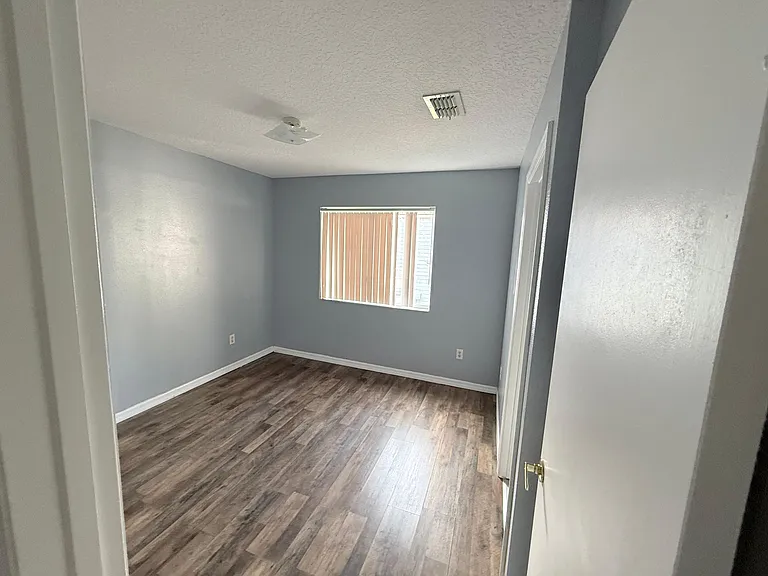564 Orchid Dr — Photo 11