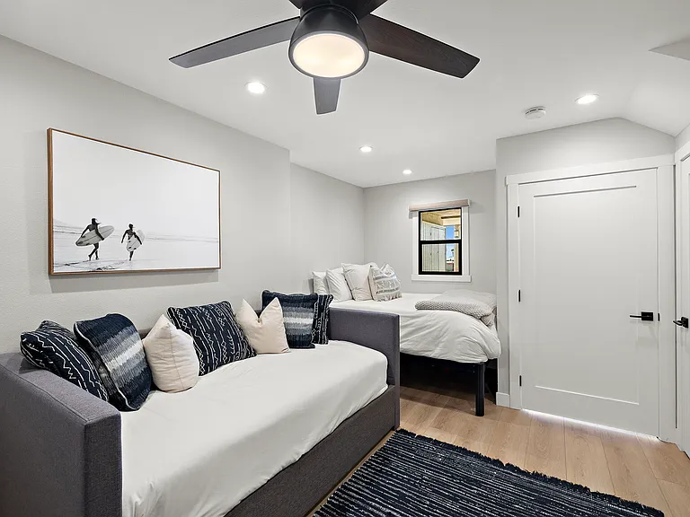 LOWER LEVEL BEDROOM