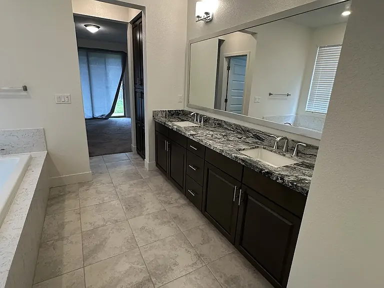 12749 Thorntonhall Dr — Photo 2