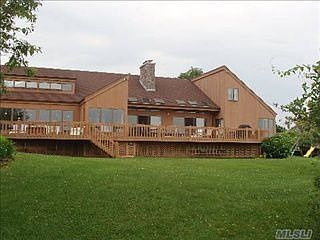 1st image of 19 Lakeside Ct