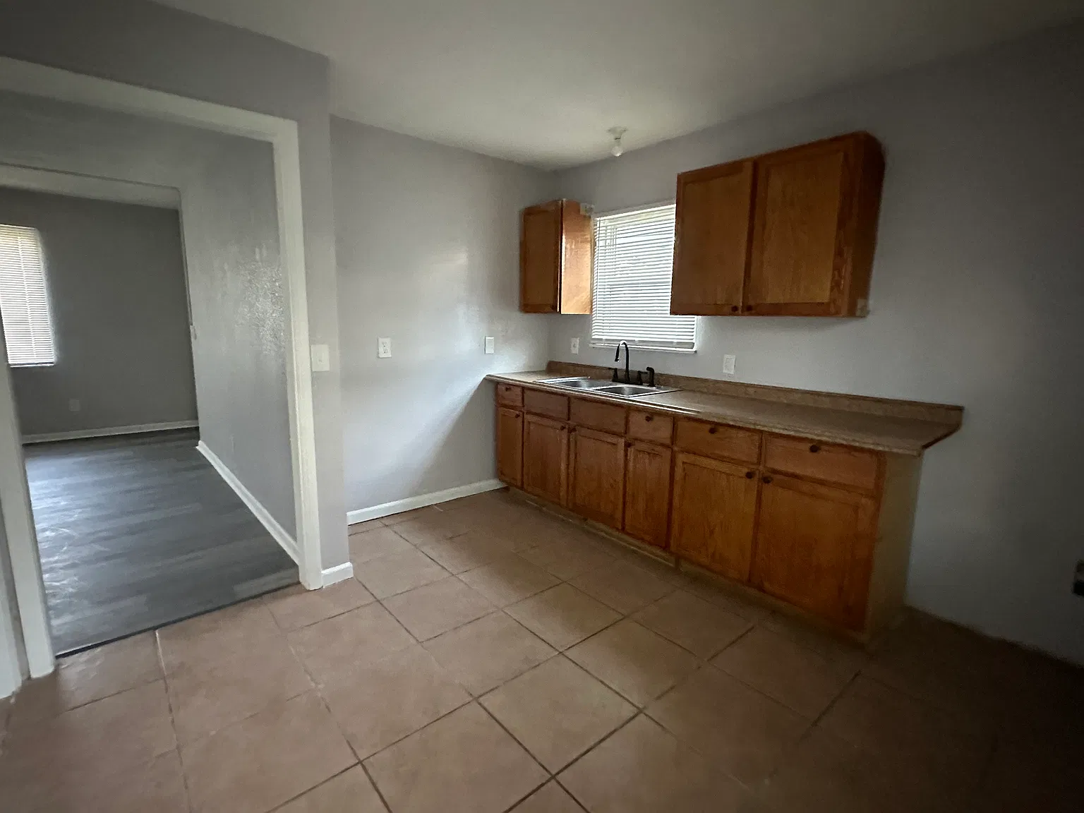 3 bed, 936 sqft, $1,500 — Photo 2