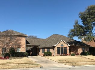 536 Evergreen Dr, Hurst, TX 76054