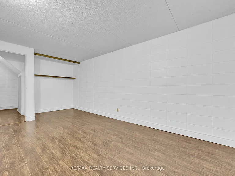 30 Hickory St E #103 — Photo 16