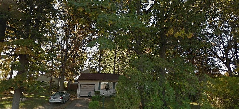 2nd image of 3371 McKeen Lake Rd