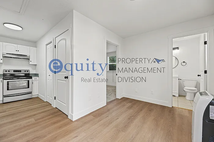 852 E Roosevelt Ave #B — Photo 2