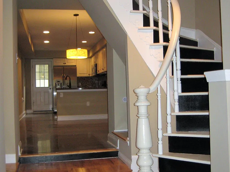 1028 Hollins St — Photo 3