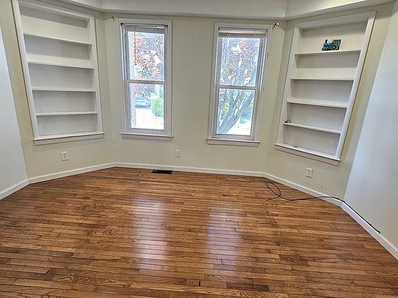 5th image of 57 Prince St