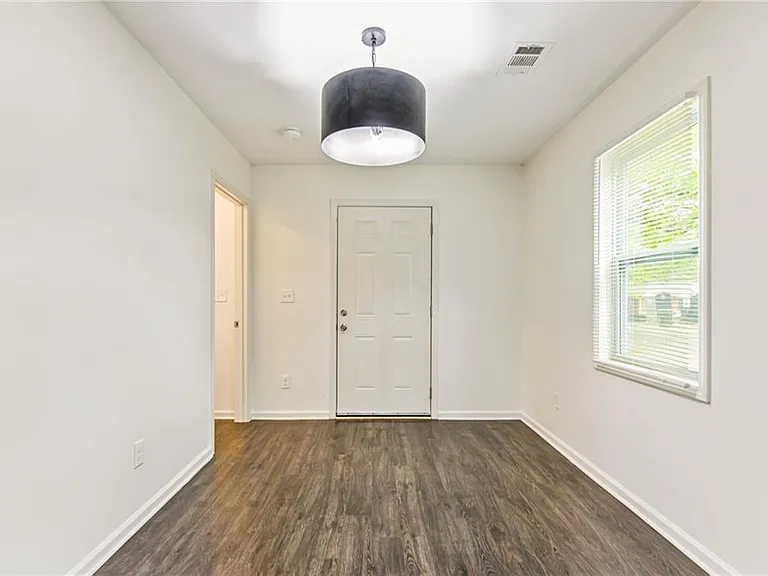937 Lawton St SW — Photo 14