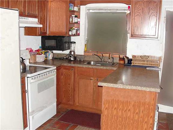 4th image of 1000 SE 4th St APT 106