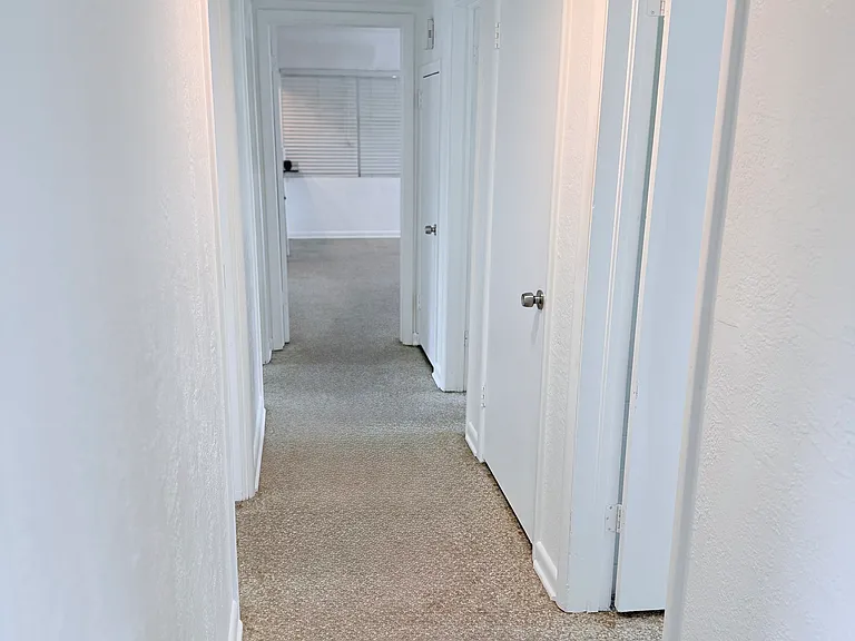 213 Thomas Dr — Photo 19