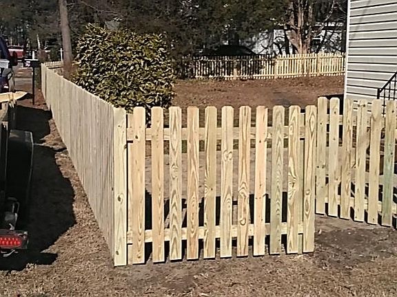 New rear yard fence installed.