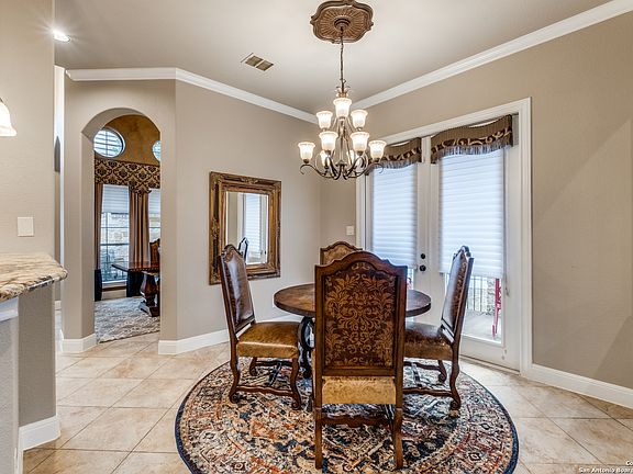 5th image of 8 GRANTHAM GLEN