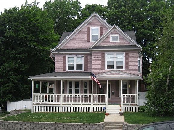 2700+ Square Feet - Family Neighborhood