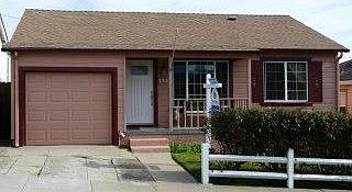 Clean and well maintained front yard