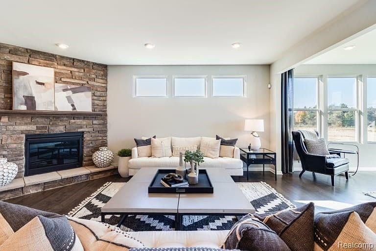 4365 Silica Dr, Lake Orion, MI 48359 MLS 20230065017 Zillow