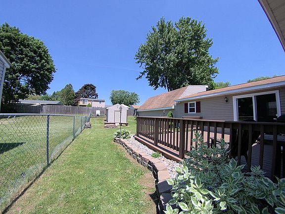 Pet friendly fenced yard