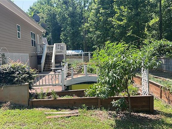 3rd image of 3092 Grandview Ln
