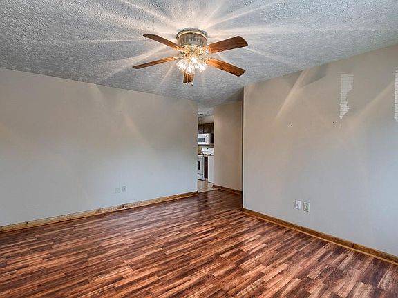 3rd image of 2632 Epworth Ln