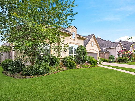 2nd image of 5818 Fairway Shores Ln