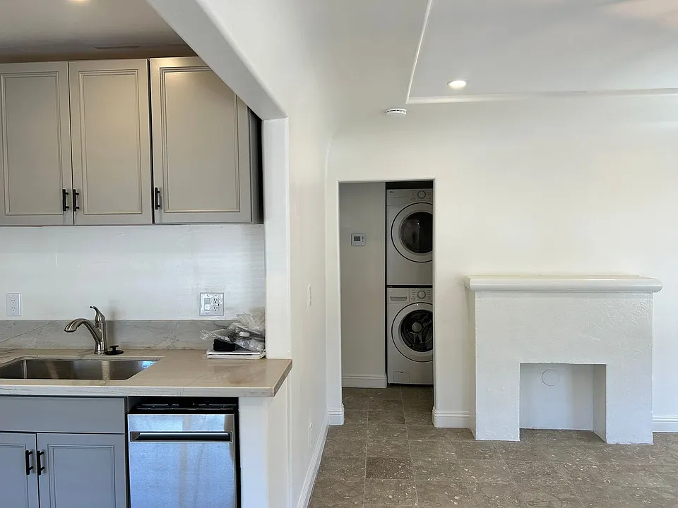 32nd Bungalows