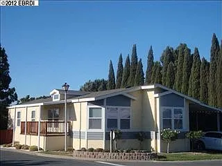 101 Maureen Cir photo 1