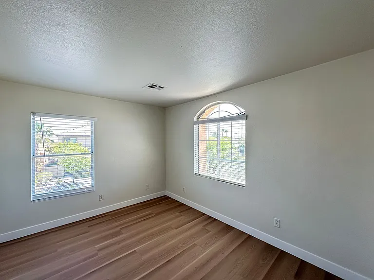 11420 Drappo Ave — Photo 17