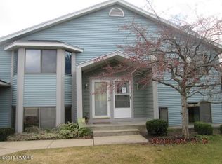 5043 Stauffer Ave SE, Kentwood, MI 49508