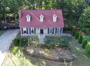 1102 Pepper Hill Rd, Greensboro, NC 27407