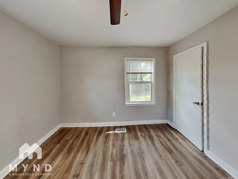 505 Sinclair St — Photo 12