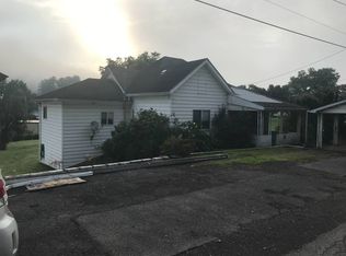 219 Windy Hill Dr, Mannington, WV