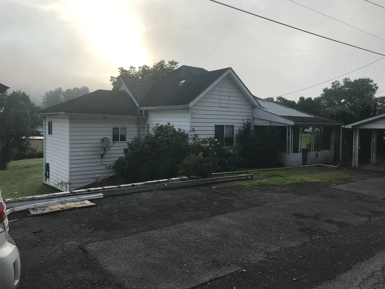 219 Windy Hill Dr photo 1