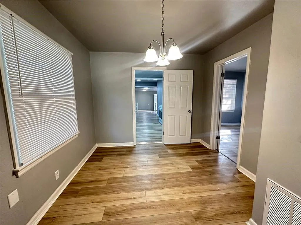 3 bed, 1.0 bath, 1550 sqft, $1,500 — Photo 4