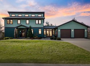 17419 Emerald Dr, Dubuque, IA 52002