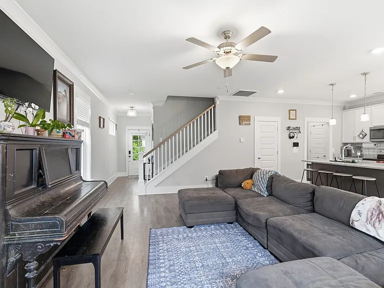 8649 Lawson Dr — Photo 12