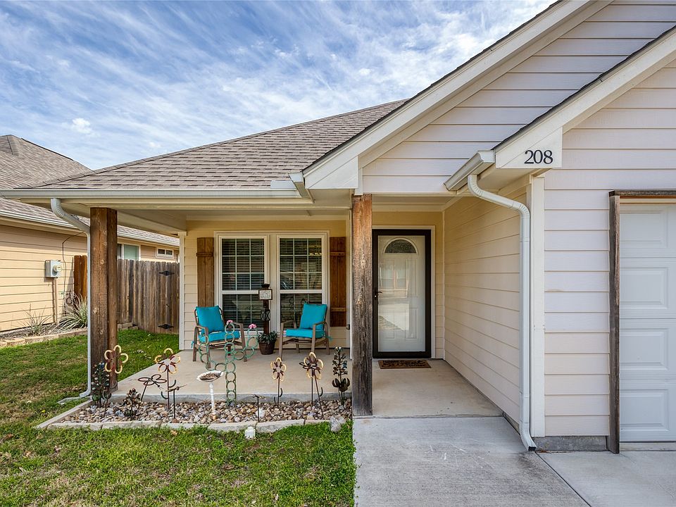 1st image of 208 Lovers Path Dr