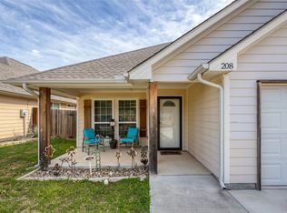 208 Lovers Path Dr, Springtown, TX 76082