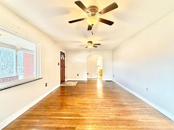 4th image of 266 Raintree Ln