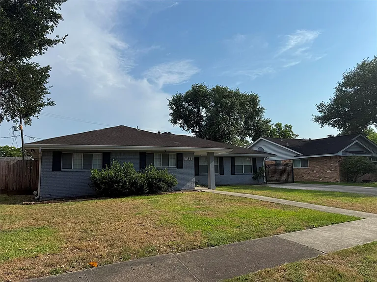 5811 McKnight St — Photo 3