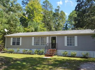 112 Islander Ln, Satsuma, FL 32189